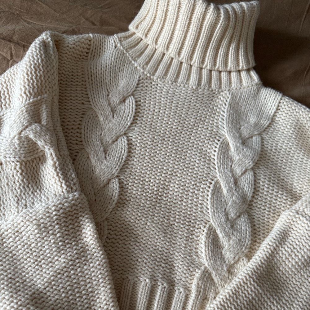 Crop Sweater - Picture 2 of 2